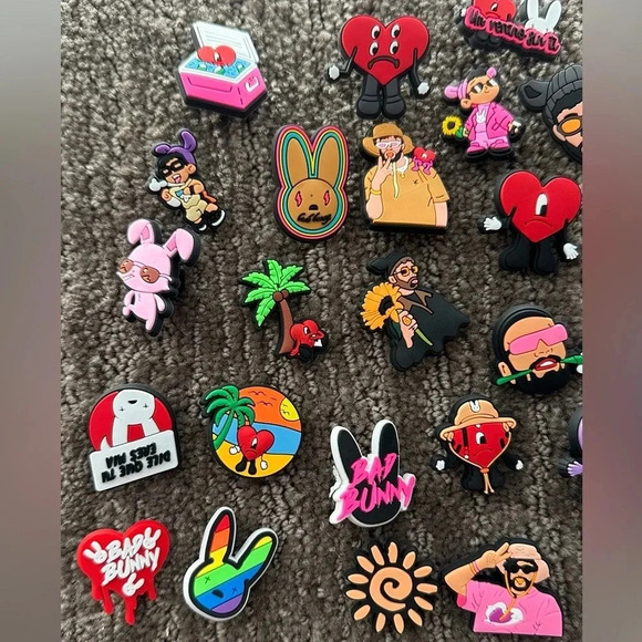 48 BAD BUNNY CROC CHARM SET - Picture 4 of 4